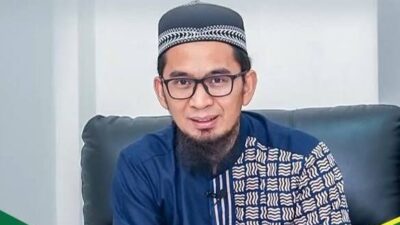 Profil Ustadz Adi Hidayat yang Digadang-Gadang Calon Kuat Pengganti Gus Miftah