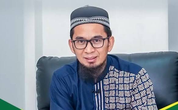Profil Ustadz Adi Hidayat yang Digadang-Gadang Calon Kuat Pengganti Gus Miftah