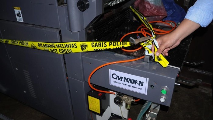 Kapolda Sulsel Sebut Mesin Cetak Uang Palsu di UIN Barang China