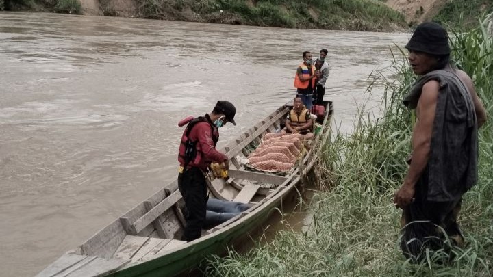 Perahu di Sungai Alas Aceh Tenggara Terbalik