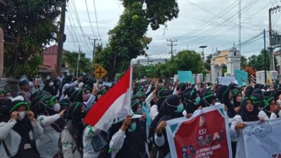 Ribuan Guru Honorer di Aceh Selatan Geruduk Kantor DPRK
