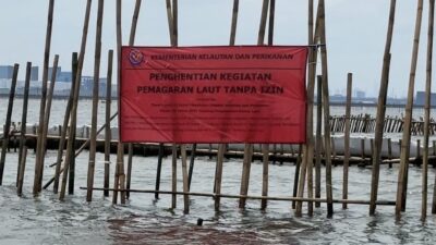 Tak Kantongi izin, KKP Segel Pagar Laut di Tarumajaya Bekasi