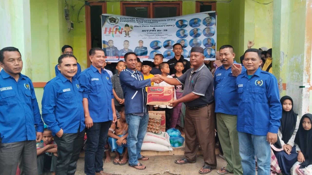 Sambut HPN dan HUT KE- 79, PWI Agara Gelar Baksos