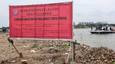 Langgar KKPRL, KKP Siap Bongkar Pagar Laut di Bekasi