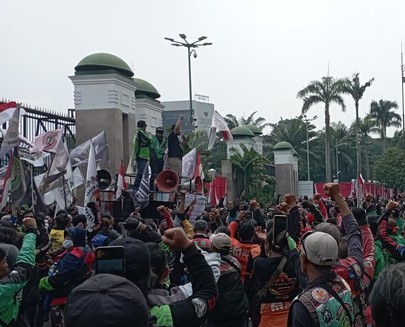 Tuntut THR, Sopir Ojol Demo Besar-Besaran