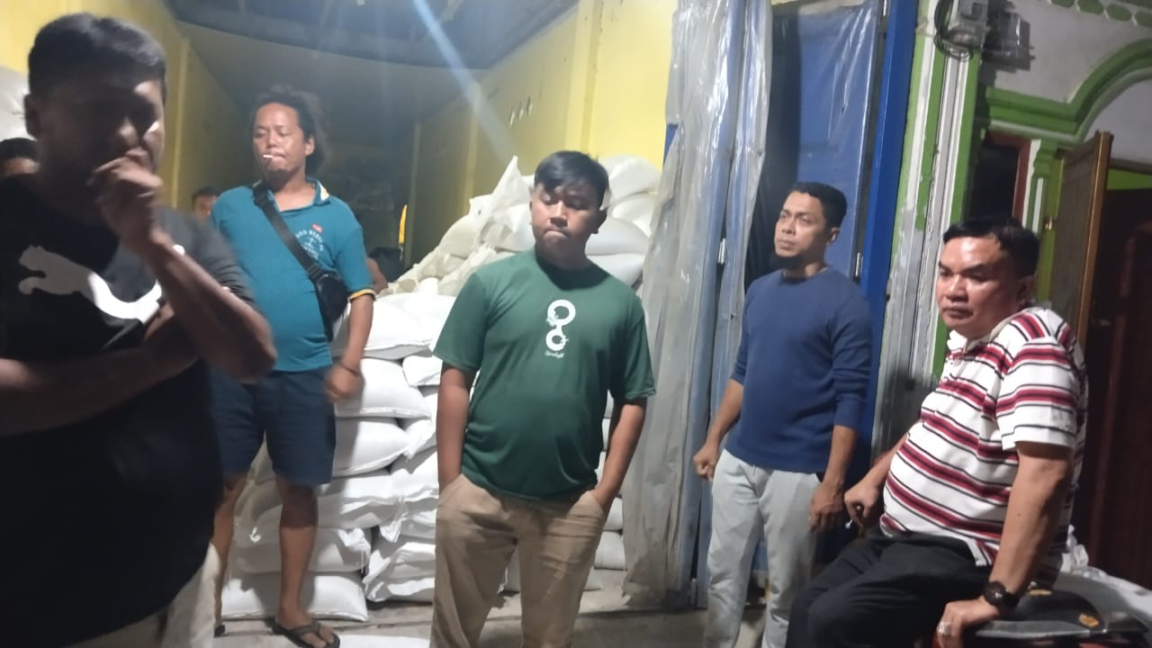 Bupati Aceh Tenggara dan Polisi Gerebek Gudang Beras Oplosan