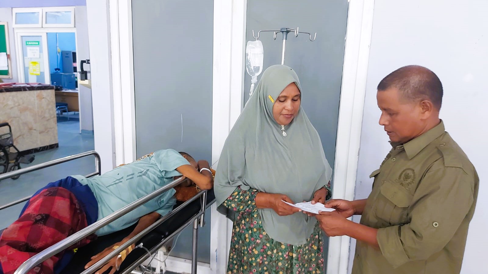 Senator Haji Uma Bantu Biaya Pendamping Pasien Liver
