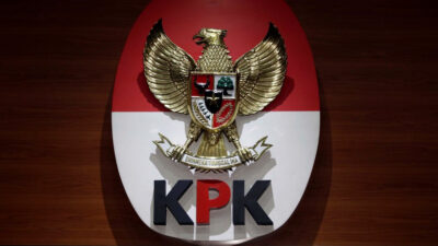 Logo KPK di Gedung Merah Putih.
