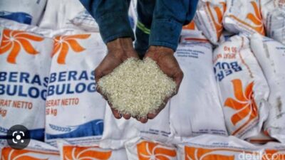 Menteri Pertanian (Mentan) Andi Amran Sulaiman mengatakan cadangan beras pemerintah (CBP) yang dikelola Perum Bulog tembus 4 juta ton.
