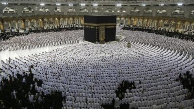 Sebanyak 1.300 lebih jamaah haji meninggal dunia akibat panas ekstrem di Arab Saudi Tahun 2024.