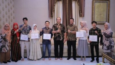 Bupati Aceh Tamiang Serahkan Bantuan Beasiswa kepada 539 Mahasiswa