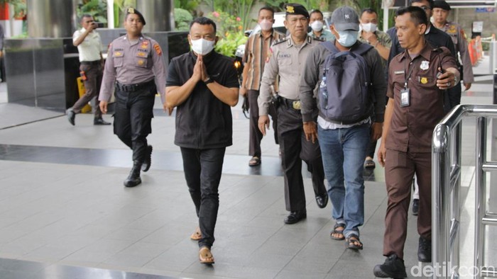 OTT Ponorogo: KPK Bawa Bupati, Sekda, dan Adiknya ke Jakarta Dalam Kasus Jual Beli Jabatan