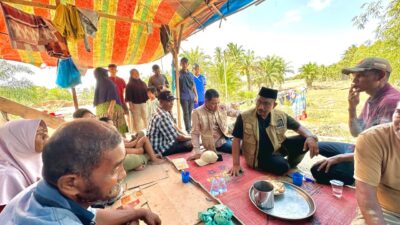Haji Uma Datangi Pengungsian, Rangkul Penyandang Disabilitas dan Warga Sakit yang Masih Berjuang di Tengah Bencana