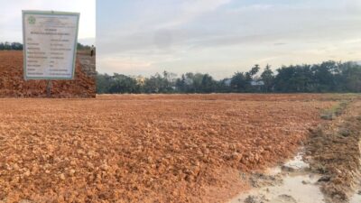 Kontrak APBN Habis, Rehabilitasi Lapangan Sepak Bola Unsam Diduga Belum Rampung