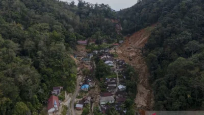 FOTO Empat Desa di Tapanuli Tengah masih terisolasi