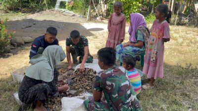 Satgas TMMD Ke-127 Kodim 0111/Bireuen Jalin Silaturahmi dengan Warga Jeumpa Sikureng