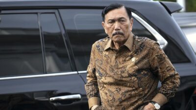 Luhut Umumkan Uji Coba Penyaluran Bansos Digital Mulai April-Juni